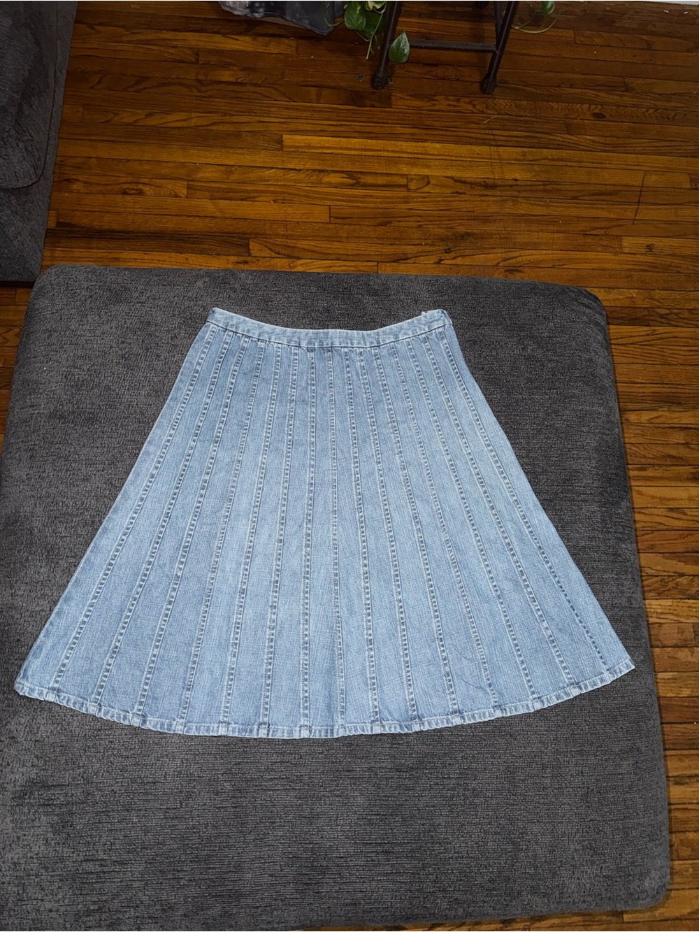 Christopher & Banks Denim A-Line Midi Skirt Size 8 Light Wash 100% Cotton EUC - Picture 2 of 8